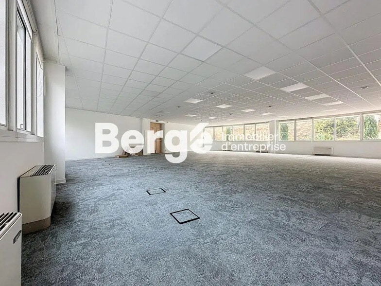 Bureau dans SOPHIA ANTIPOLIS à louer - Photo de l’immeuble – Image 3 sur 6