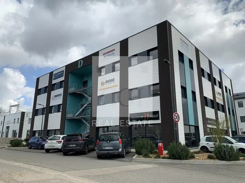 662 Rue Des Jonchères, Genay à louer - Photo de l’immeuble – Image 2 sur 11