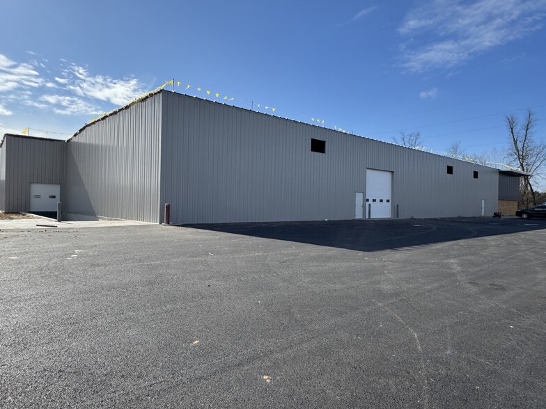 2604 Jeanwood Drive, Elkhart, IN à louer - Photo de l’immeuble – Image 3 sur 5