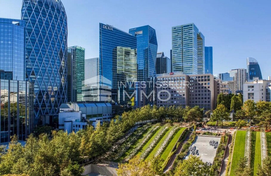 Bureau dans Courbevoie à louer - Photo de l’immeuble – Image 1 sur 6