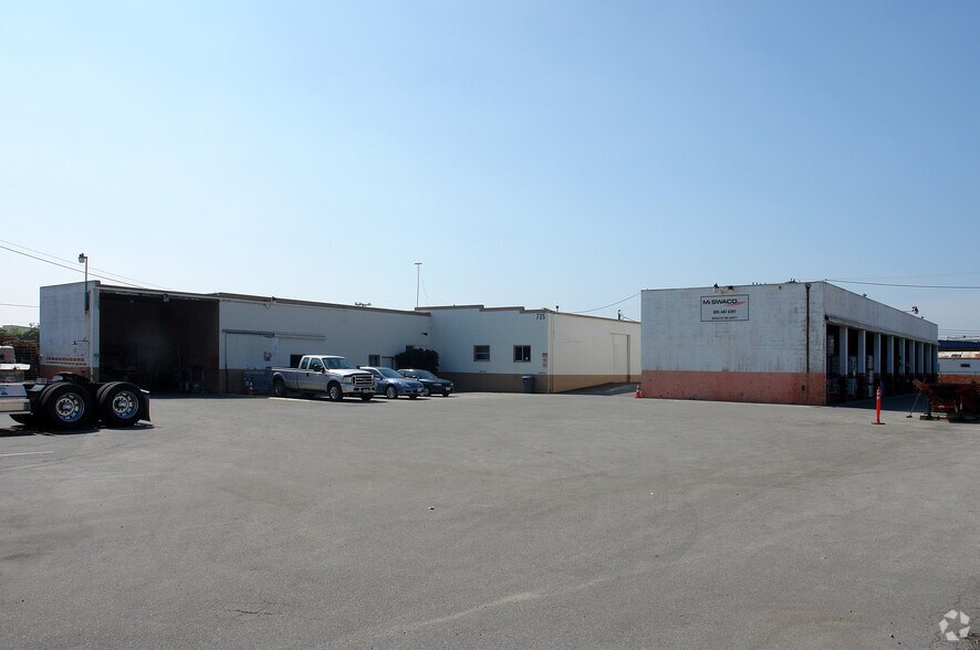 725 Pacific Ave, Oxnard, CA à vendre - Photo principale – Image 1 sur 4