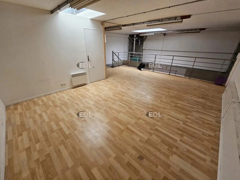 Local d’activités dans Alfortville à louer - Photo de l’immeuble – Image 3 sur 7