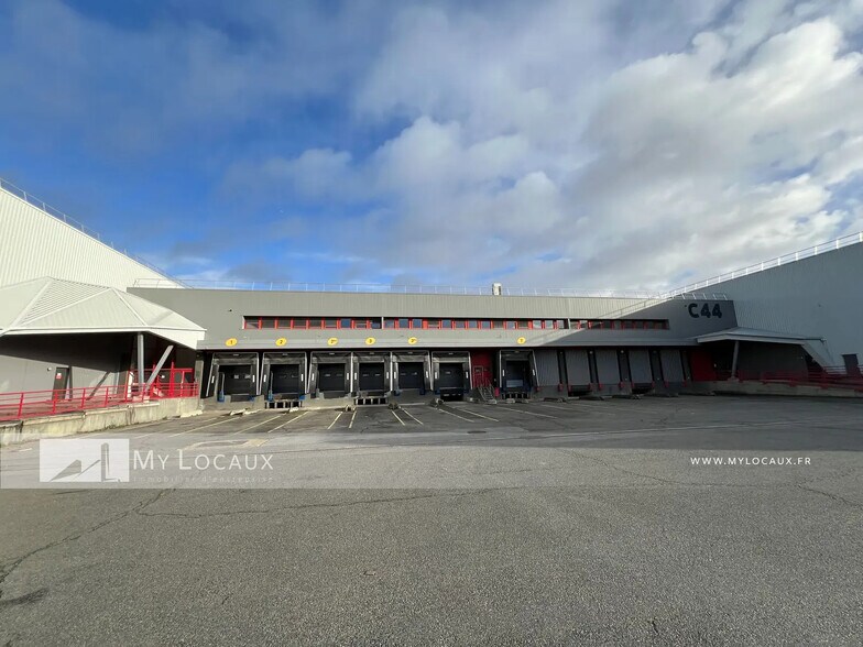 Industriel/Logistique dans Gennevilliers à louer - Photo de l’immeuble – Image 1 sur 9