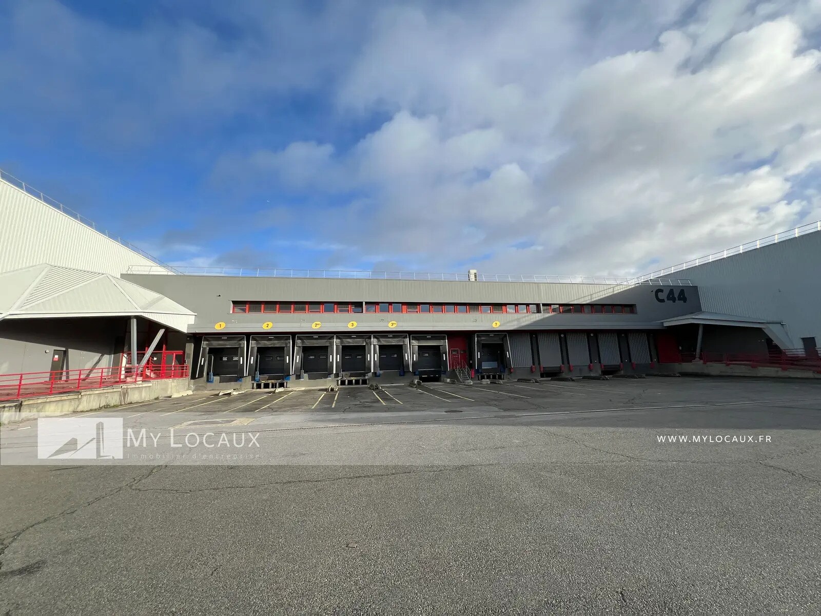 Industriel/Logistique dans Gennevilliers à louer Photo de l’immeuble– Image 1 sur 10