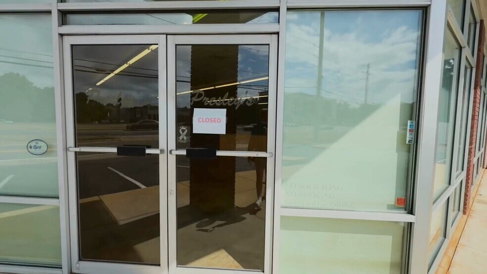 2719 McFarland Blvd E, Tuscaloosa, AL à louer - Vidéo sur l’annonce professionnelle – Image 2 sur 24