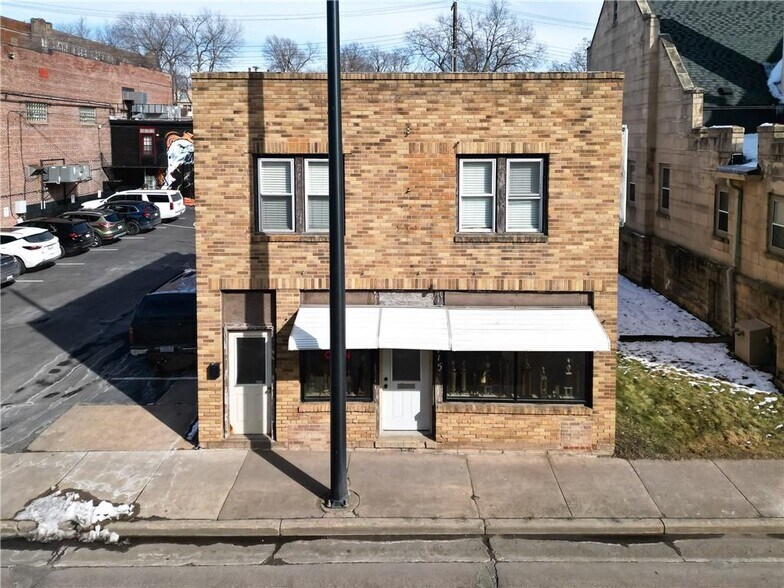 415 S Farwell St, Eau Claire, WI à louer - Photo de l’immeuble – Image 2 sur 7