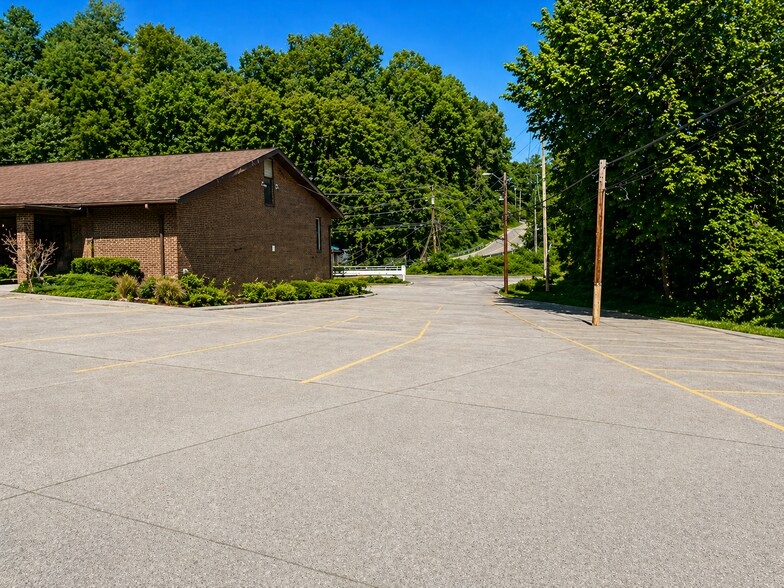 400 S Ruffner Rd, Charleston, WV à louer - Photo de l’immeuble – Image 2 sur 12