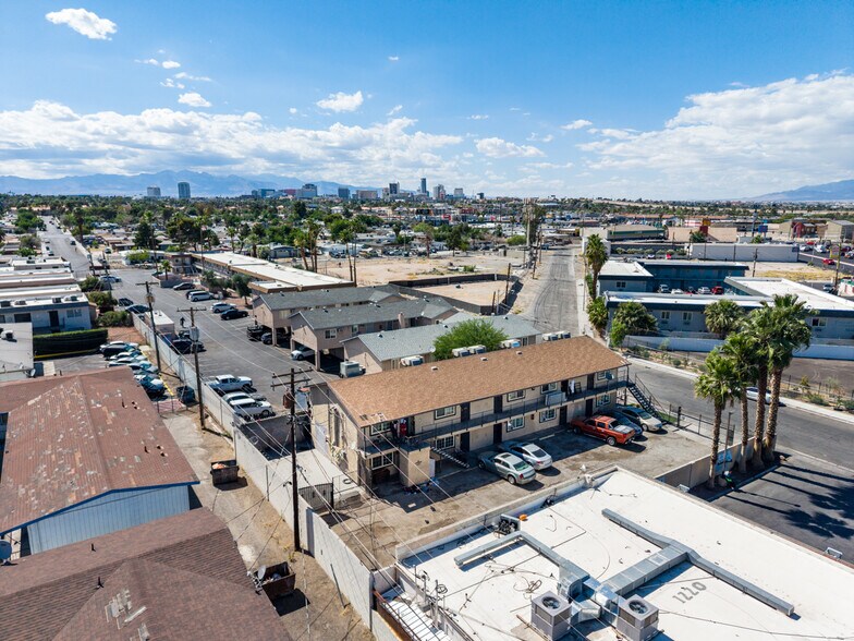 2412 Olive St, Las Vegas, NV à vendre - Photo de l’immeuble – Image 3 sur 8