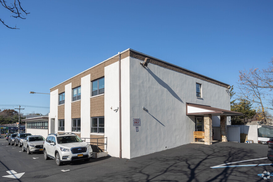 160 Commack Rd, Commack, NY à louer - Photo de l’immeuble – Image 3 sur 5