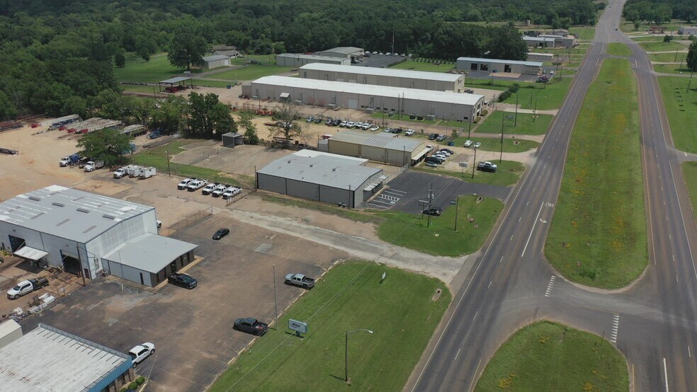 2312 TX-135 Hwy, Kilgore, TX à louer - Vidéo sur l’annonce professionnelle – Image 2 sur 27
