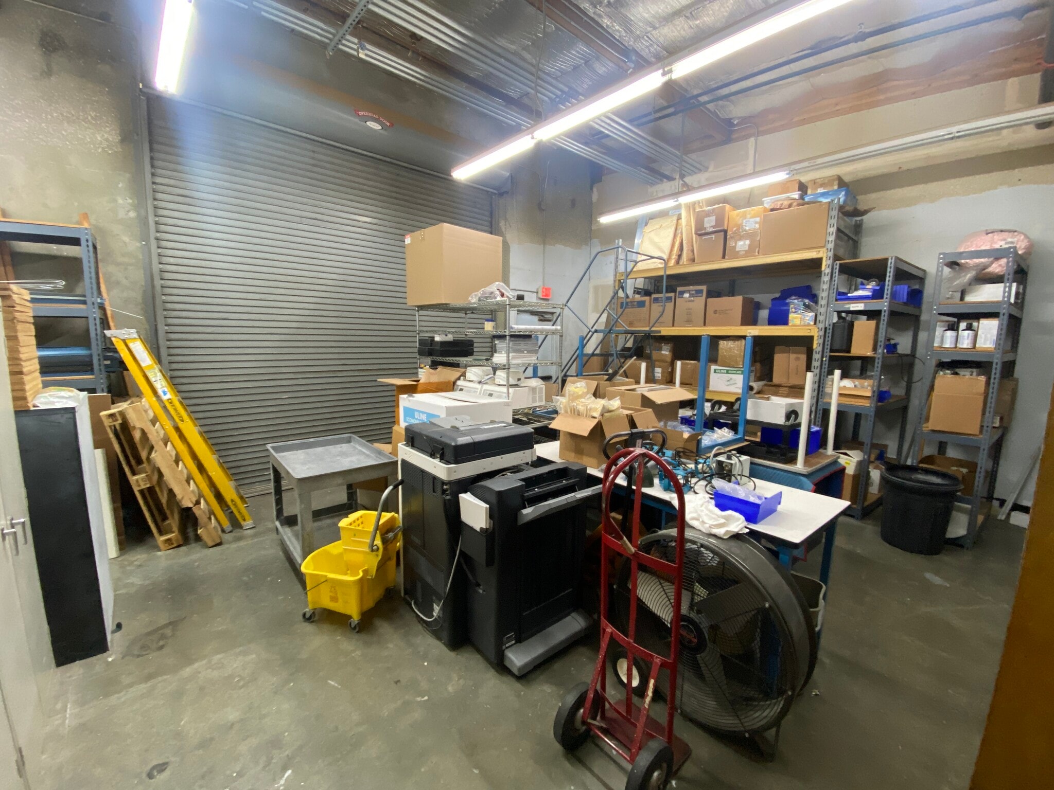 365 Woodview Ave, Morgan Hill, CA à louer Photo intérieure– Image 1 sur 9