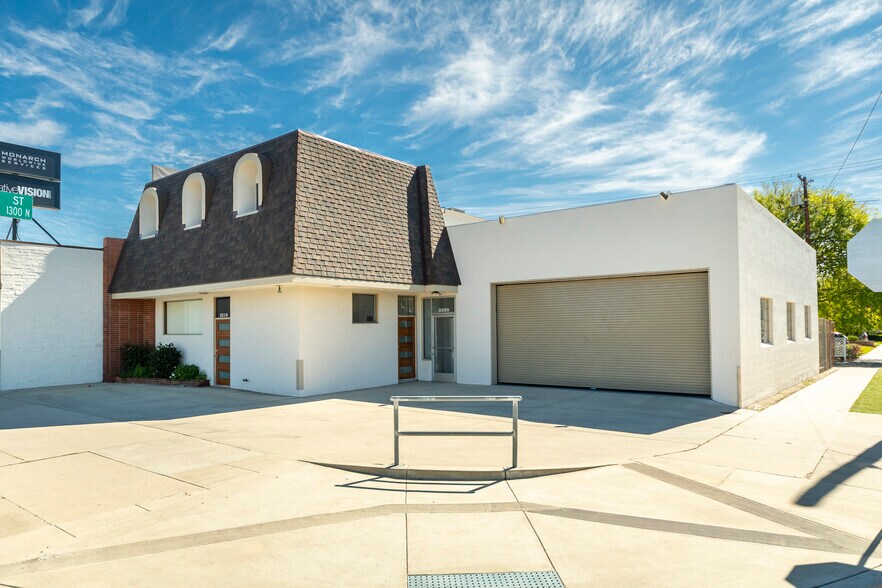 3220 W Burbank Blvd, Burbank, CA à louer - Photo de l’immeuble – Image 2 sur 17