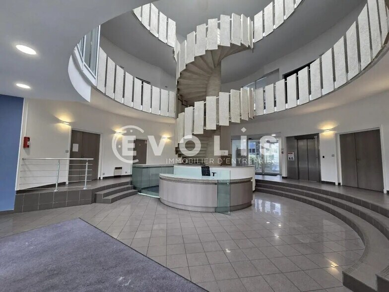 Bureau dans Palaiseau à vendre - Photo de l’immeuble – Image 2 sur 8