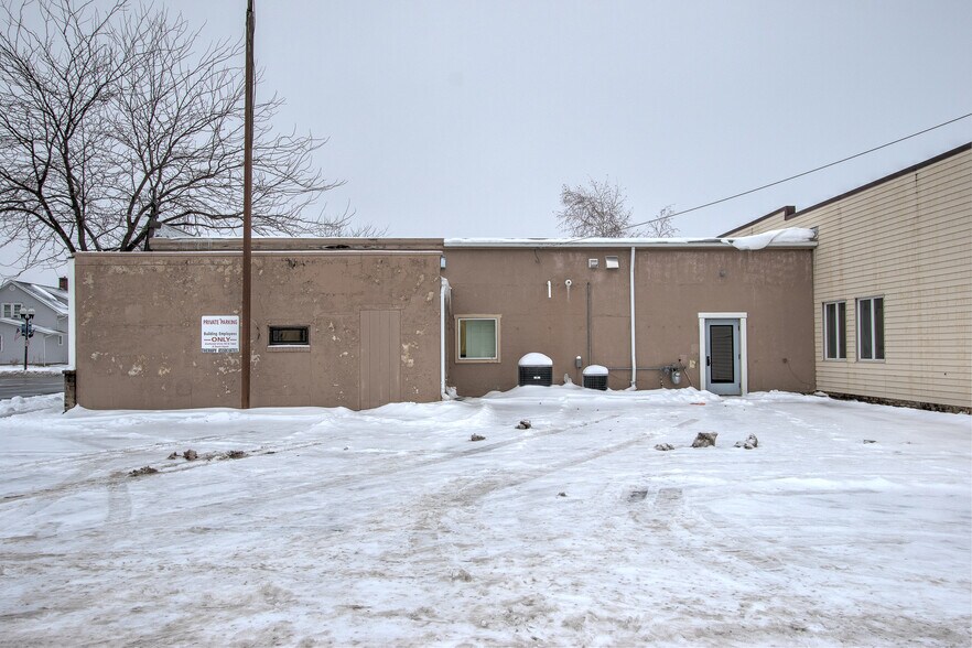 244 Main St S, Cambridge, MN à louer - Photo de l’immeuble – Image 3 sur 28