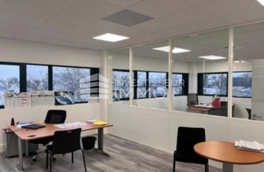 Bureau dans Gennevilliers à louer - Photo de l’immeuble – Image 3 sur 4