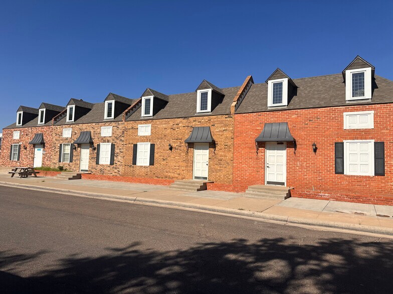 2300 W Michigan Ave, Midland, TX à louer - Photo de l’immeuble – Image 1 sur 6