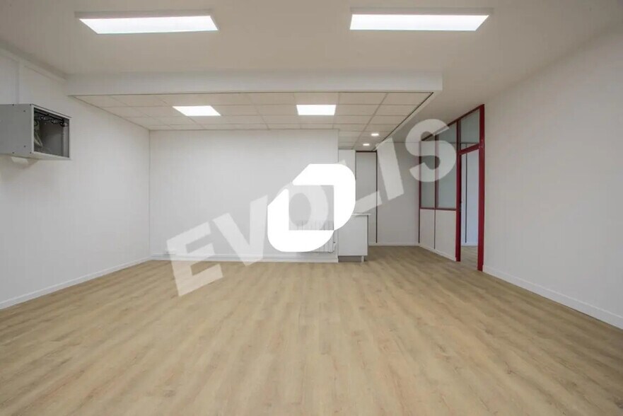 Bureau dans Torcy à louer - Photo de l’immeuble – Image 2 sur 14
