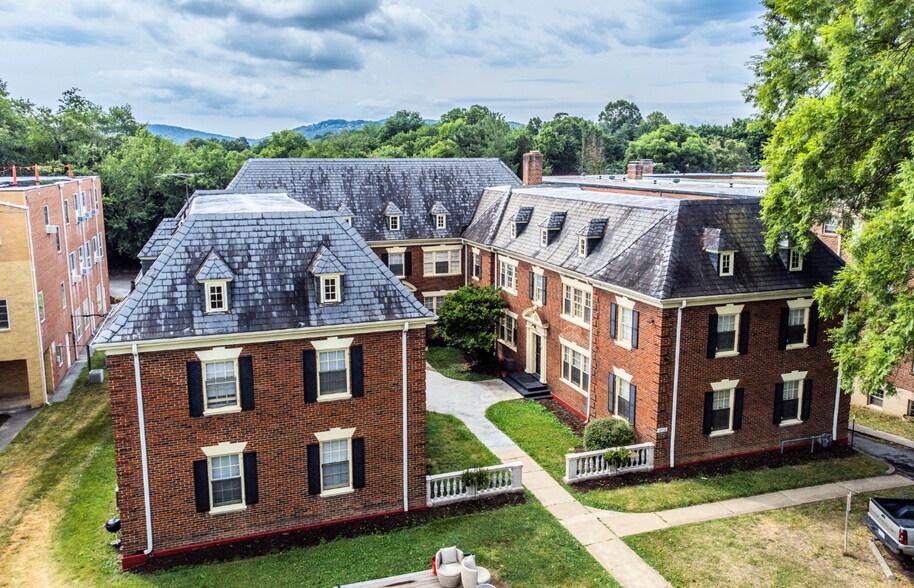 1712 Grandin Rd SW, Roanoke, VA à vendre - Photo de l’immeuble – Image 2 sur 12