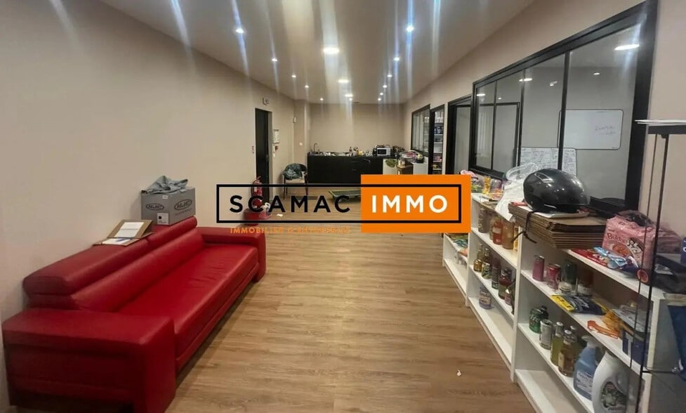 Local d’activités dans Franconville à louer - Photo de l’immeuble – Image 3 sur 13