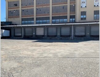 Plus de détails pour 201 Saw Mill River Rd, Yonkers, NY - Industriel/Logistique à louer