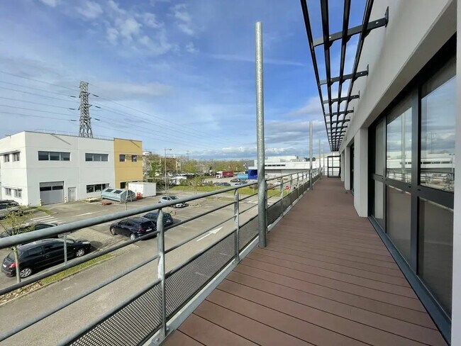 Plus de détails pour Bureau à louer