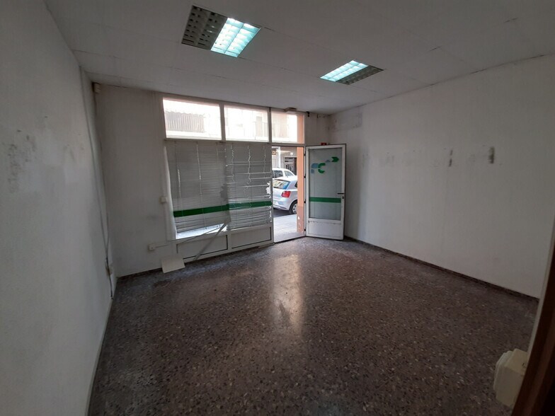 Local commercial dans València à vendre - Photo de l’immeuble – Image 3 sur 21