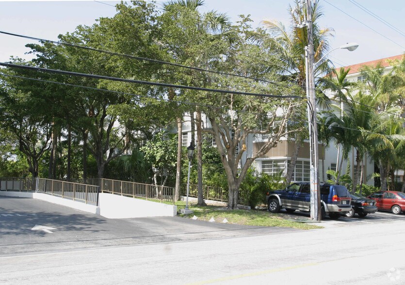 10084 W Bay Harbor Dr, Bay Harbor Islands, FL à vendre - Photo de l’immeuble – Image 2 sur 10