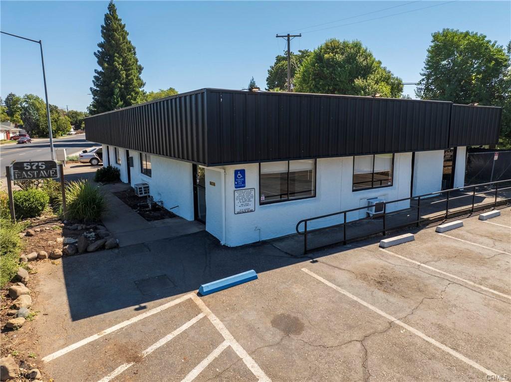 575 East Ave, Chico, CA à vendre Photo de l’immeuble– Image 1 sur 15