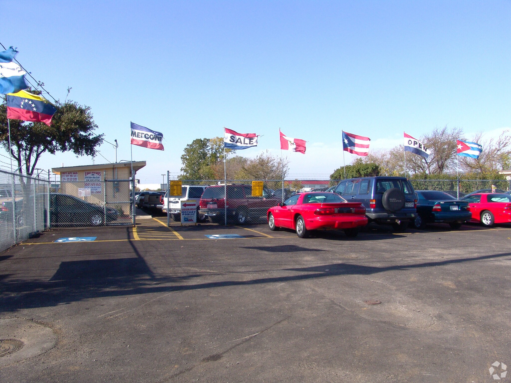 9737 Harry Hines Blvd, Dallas, TX à louer Photo principale– Image 1 sur 2