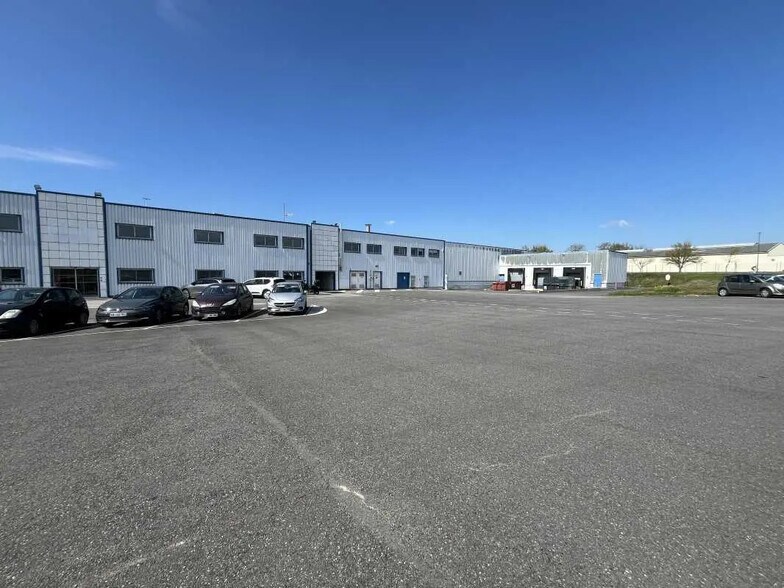 Local d'activités dans Pontchâteau à vendre - Photo de l’immeuble – Image 2 sur 17