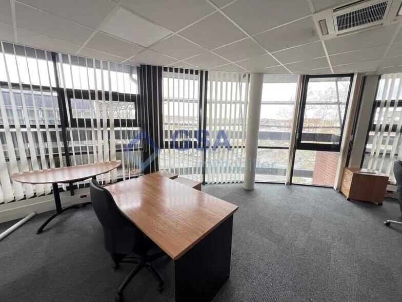 Bureau dans Melun à louer - Photo de l’immeuble – Image 2 sur 9