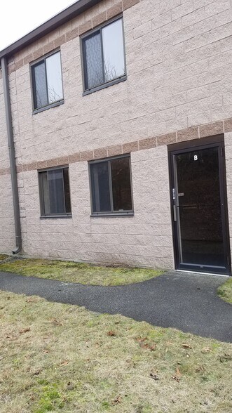 32 Nod Pl, Clinton, CT à louer - Photo de l’immeuble – Image 2 sur 4