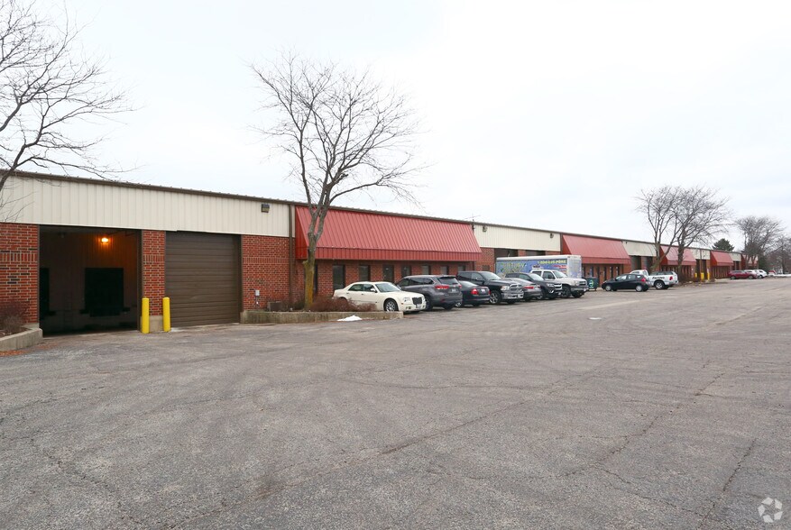 760 Industrial Dr, Cary, IL à louer - Photo de l’immeuble – Image 1 sur 3