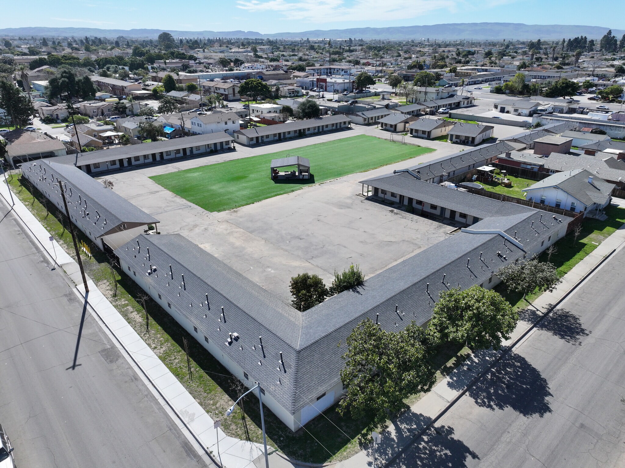 1324 Broadway, Santa Maria, CA à vendre Aérien– Image 1 sur 17