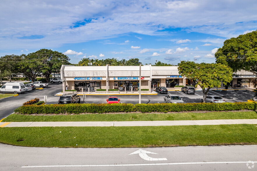 2621 N Federal Hwy, Boca Raton, FL à louer - Photo de l’immeuble – Image 2 sur 6