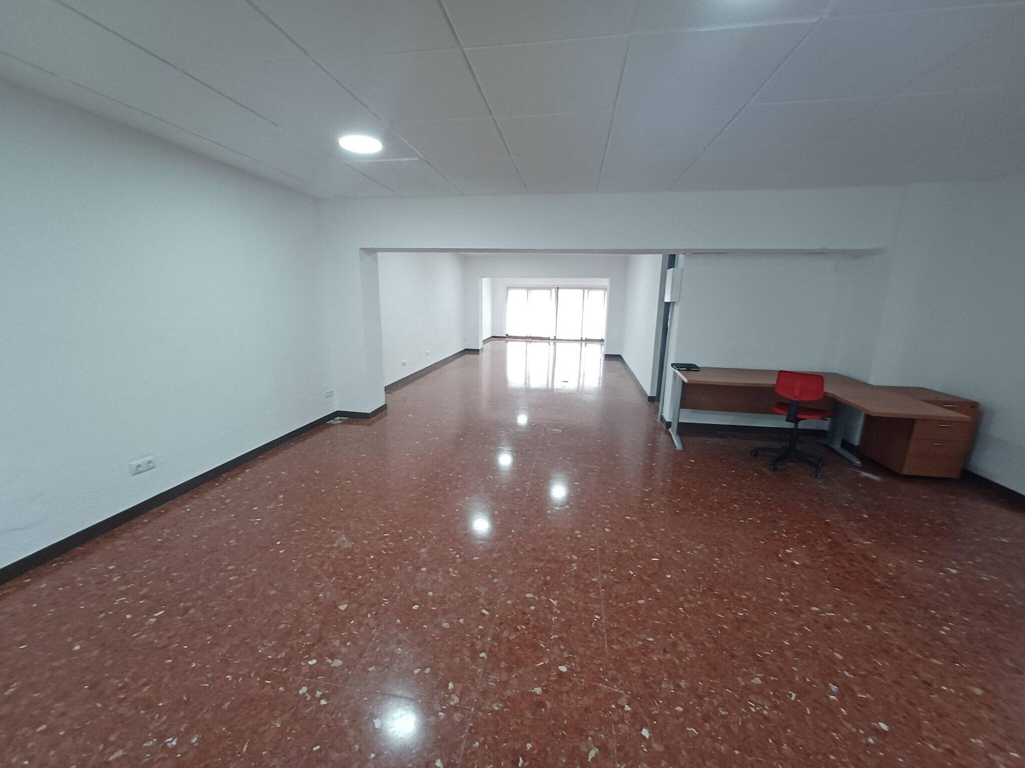 Bureau dans L'Hospitalet de Llobregat, Barcelona à louer Plan d’étage– Image 1 sur 13