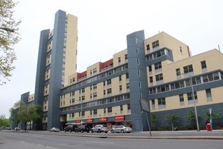 Plus de détails pour 85-95 Riverdale Ave, Yonkers, NY - Local commercial à louer