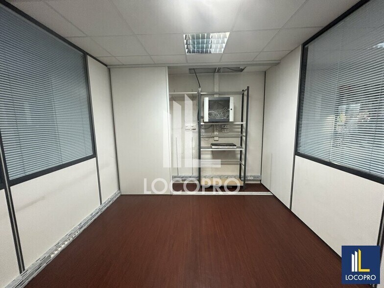 Bureau dans Cagnes-sur-Mer à vendre - Photo intérieure – Image 3 sur 12