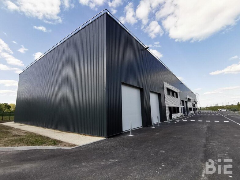 Industriel/Logistique dans Ambarès-et-Lagrave à louer - Photo de l’immeuble – Image 2 sur 11