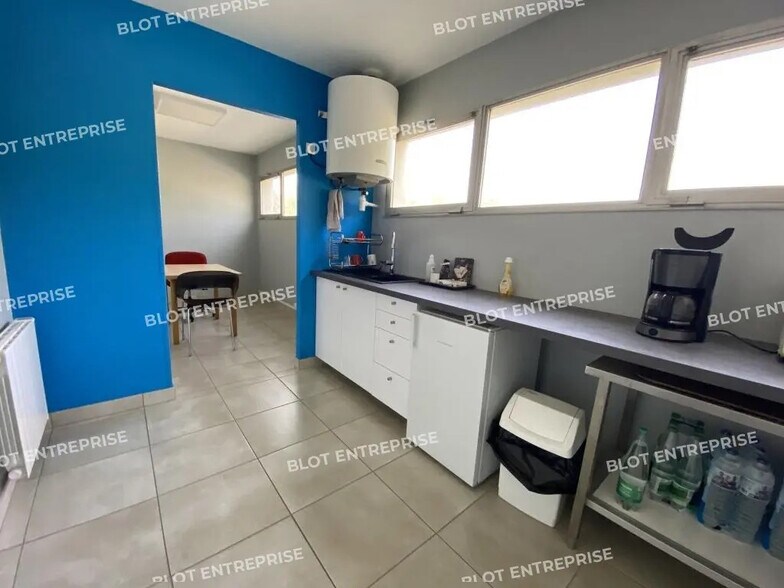 Local d'activités dans Saint-Samson-sur-Rance à vendre - Photo de l’immeuble – Image 3 sur 21