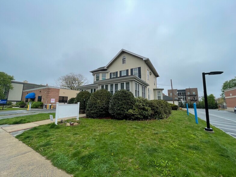 25 N Fullerton Ave, Montclair, NJ à louer - Photo de l’immeuble – Image 3 sur 20