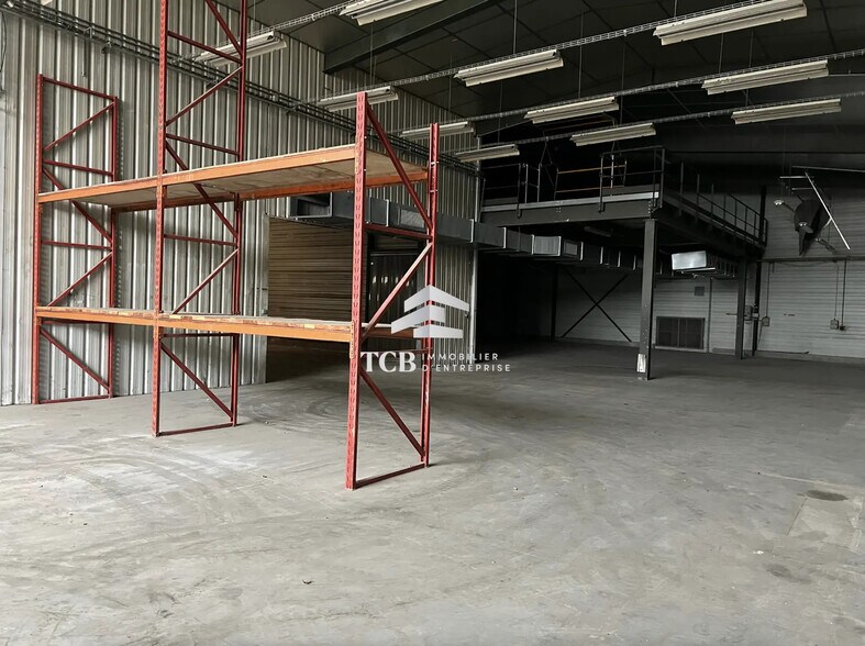 Local d'activités dans Orvault à vendre - Photo de l’immeuble – Image 1 sur 2