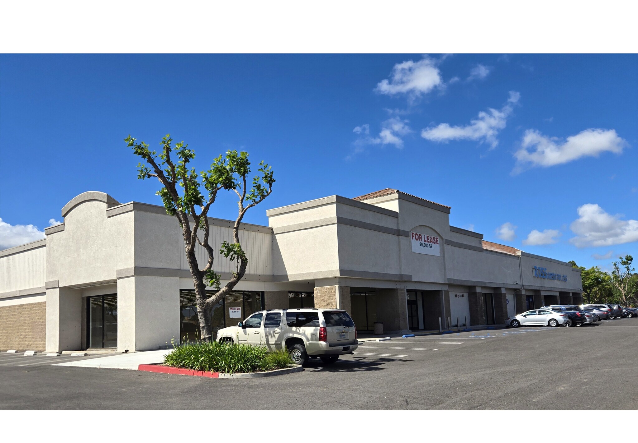 230-238 E Betteravia Rd, Santa Maria, CA à louer Photo de l’immeuble– Image 1 sur 5