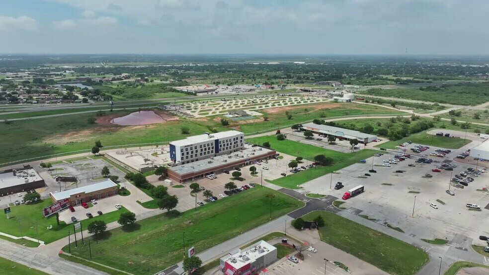2400 Northwest Fwy, Wichita Falls, TX à vendre - Vidéo sur l’annonce professionnelle – Image 2 sur 5