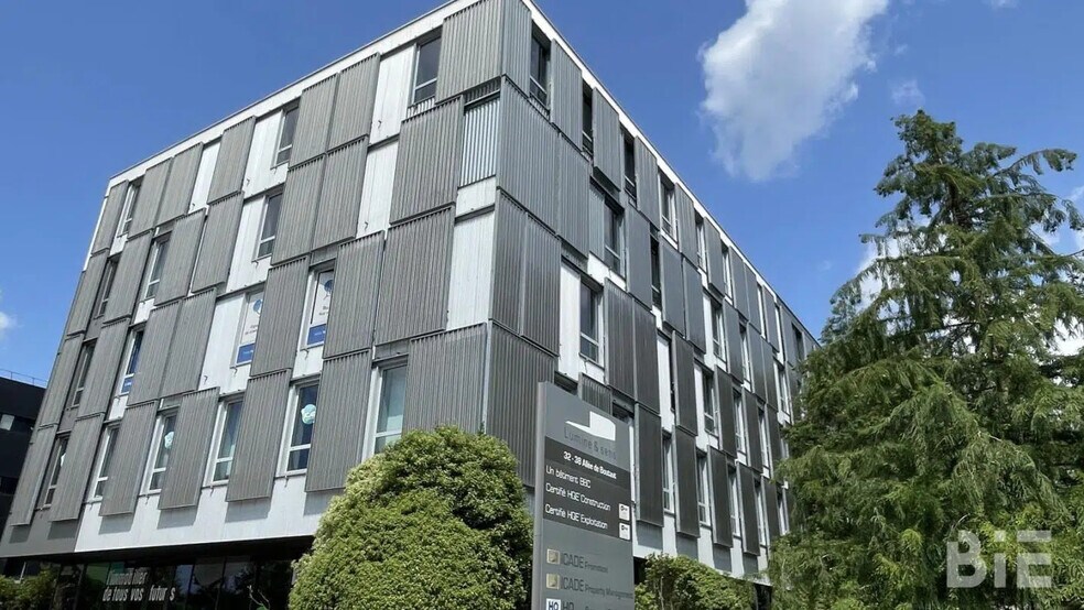 32 Allée De Boutaut, Bordeaux à louer - Photo de l’immeuble – Image 1 sur 8