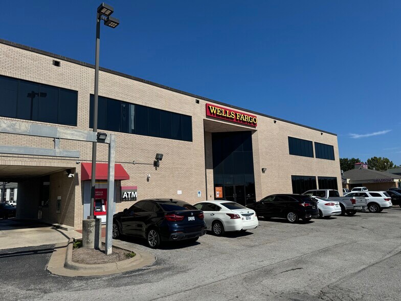 6112 McCart Ave, Fort Worth, TX à louer - Photo de l’immeuble – Image 2 sur 12