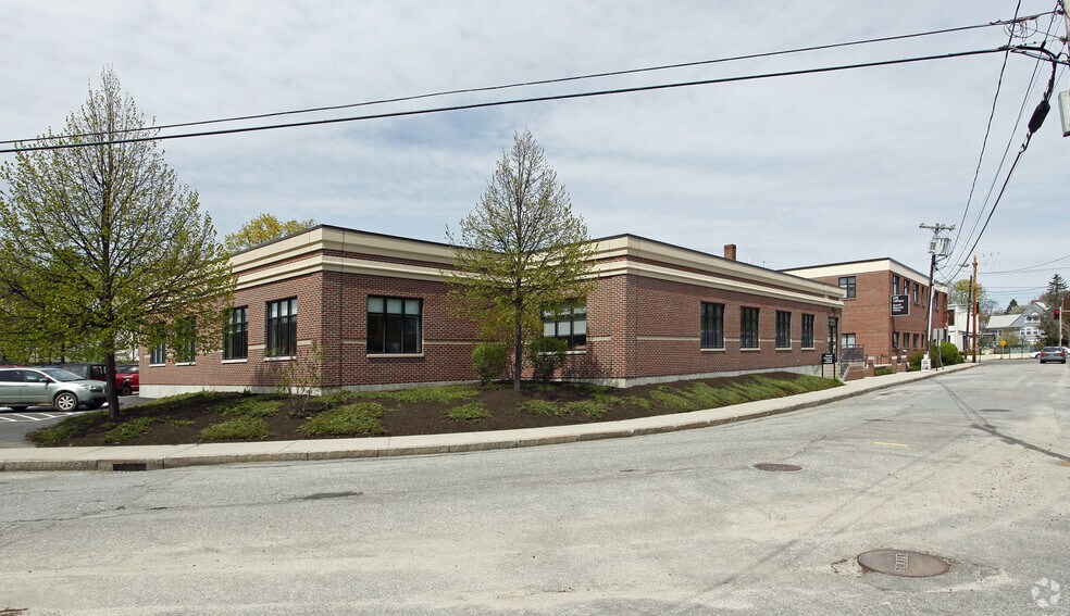 550 Forest Ave, Portland, ME à louer - Photo de l’immeuble – Image 3 sur 35