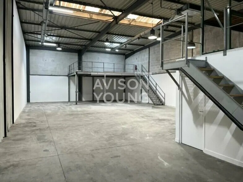 Local d’activités dans Bondy à louer - Photo intérieure – Image 3 sur 5