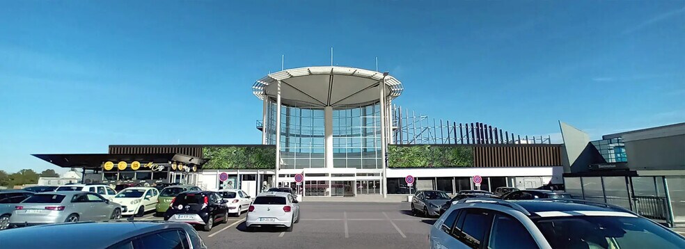 Local commercial dans Le Mans à louer - Photo de l’immeuble – Image 2 sur 8