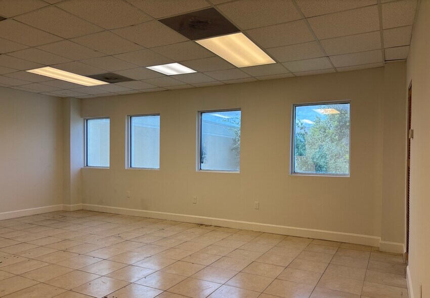 3750 NW 114th Ave, Miami, FL à louer - Photo de l’immeuble – Image 2 sur 20